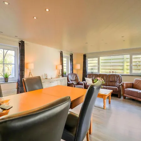 Charming In In A Recreation Park Tatil Evi Meijel